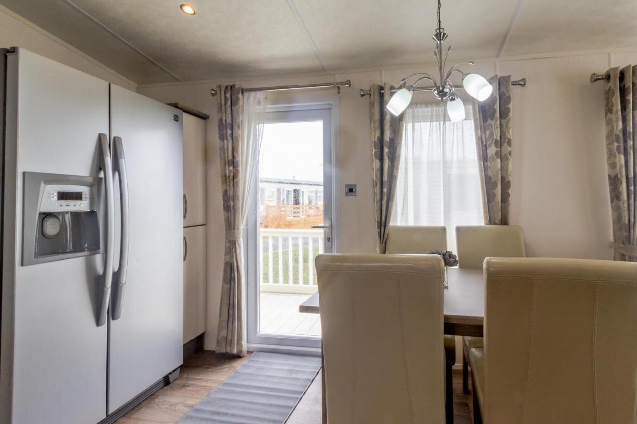 Beautiful 6 Berth Caravan By The Beach In Suffolk Ref 40076Nd Hotel Lowestoft Ngoại thất bức ảnh